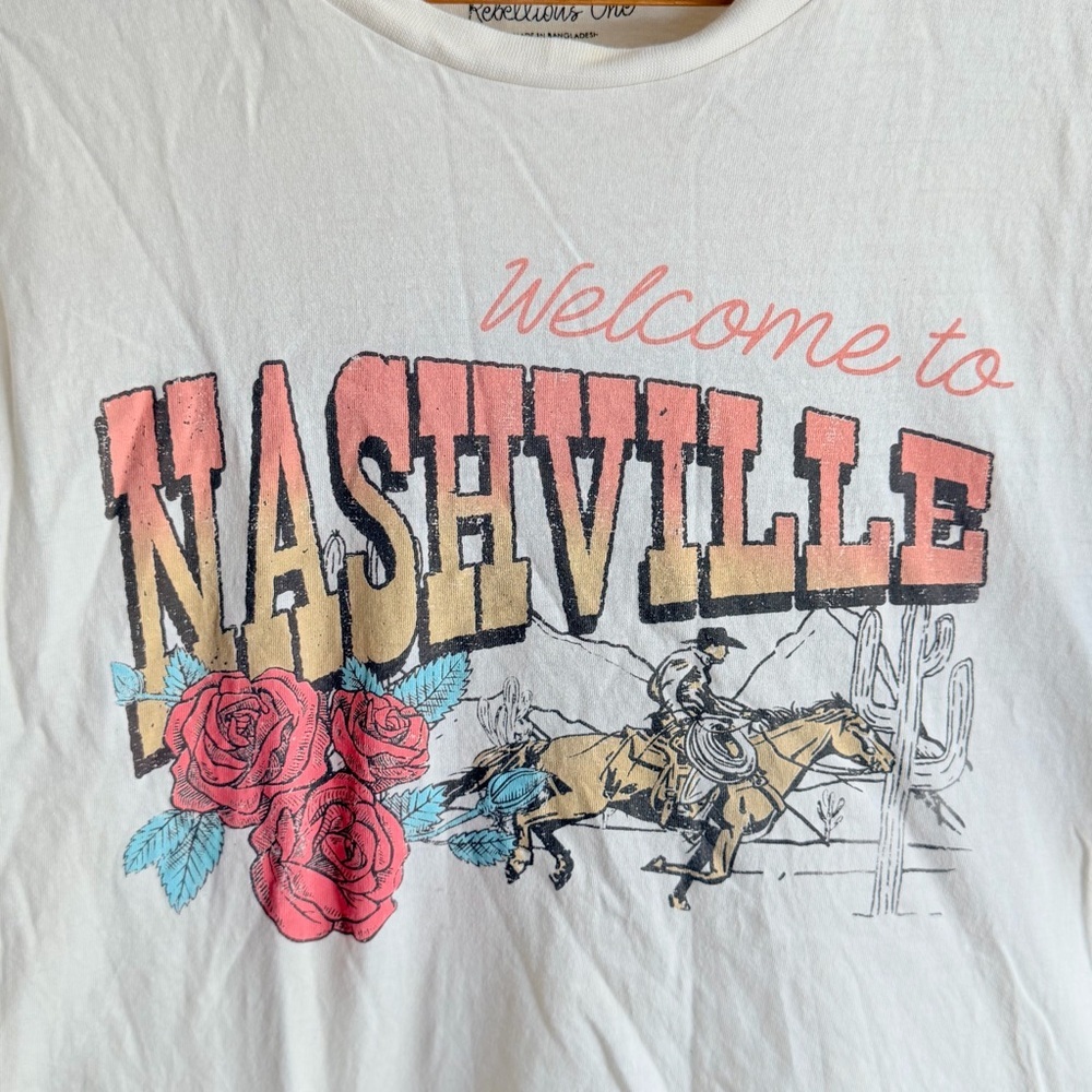 Rebellious One Women's Welcome to Nashville Cropped Graphic T-Shirt Size XL - Picture 2 of 7